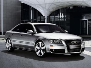 Audi A8 4.2 Quattro 2005 года